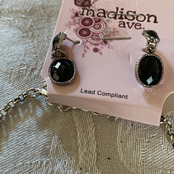 Four Tiered black & silver Necklace (costume with matching earrings. - Picture 2 of 7